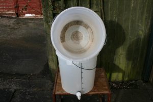 Bucket in a bucket mash tun